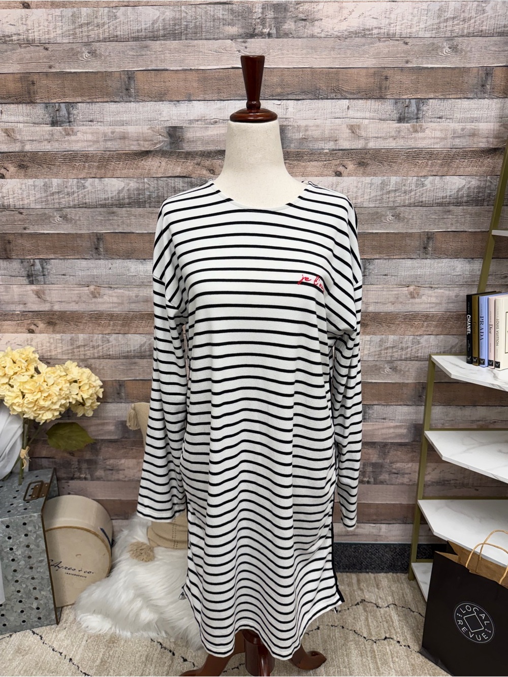 Caslon White w/ Stripes “Je L’Aime” dress small